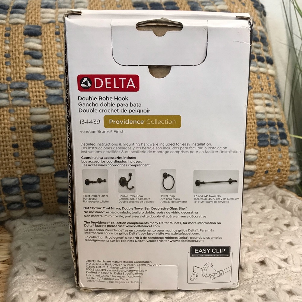Delta Double Robe Hook - Picture 2 of 3